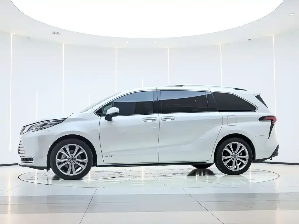 Toyota Sienna 2023 из CN, фото 5