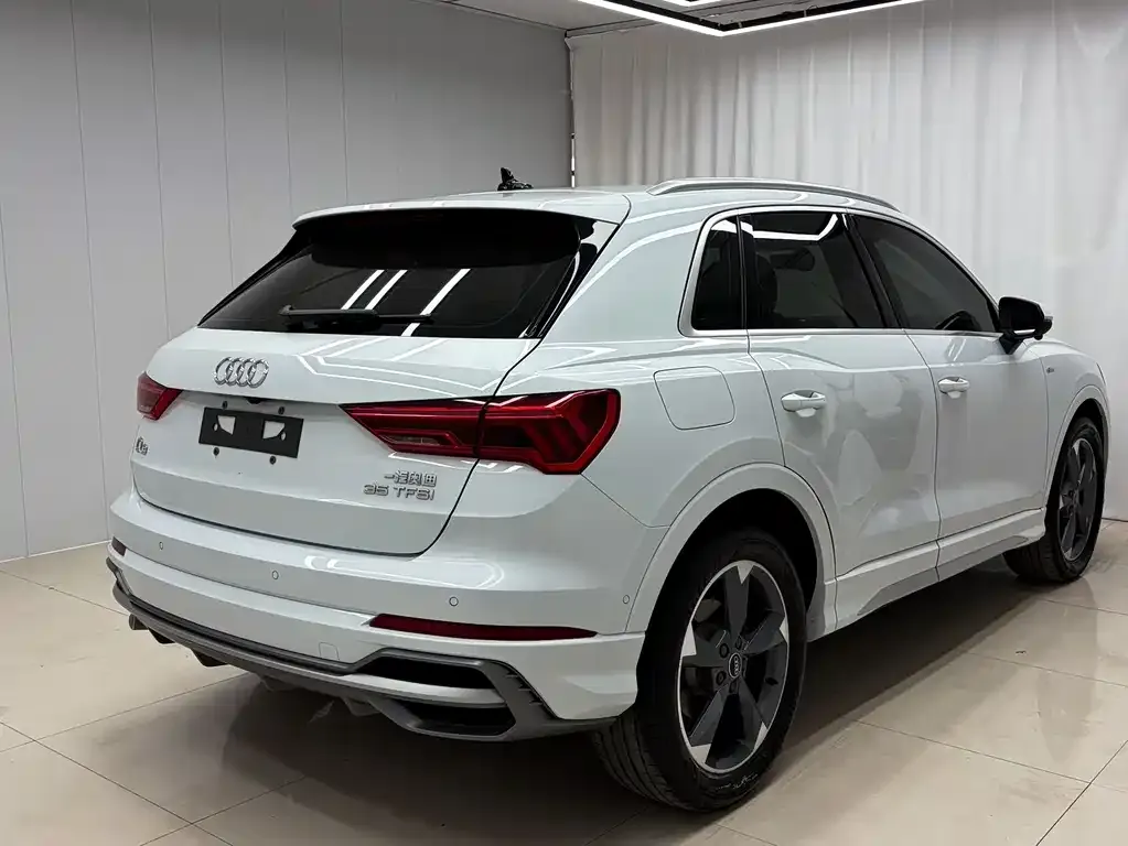 Audi Q3 — фото 6