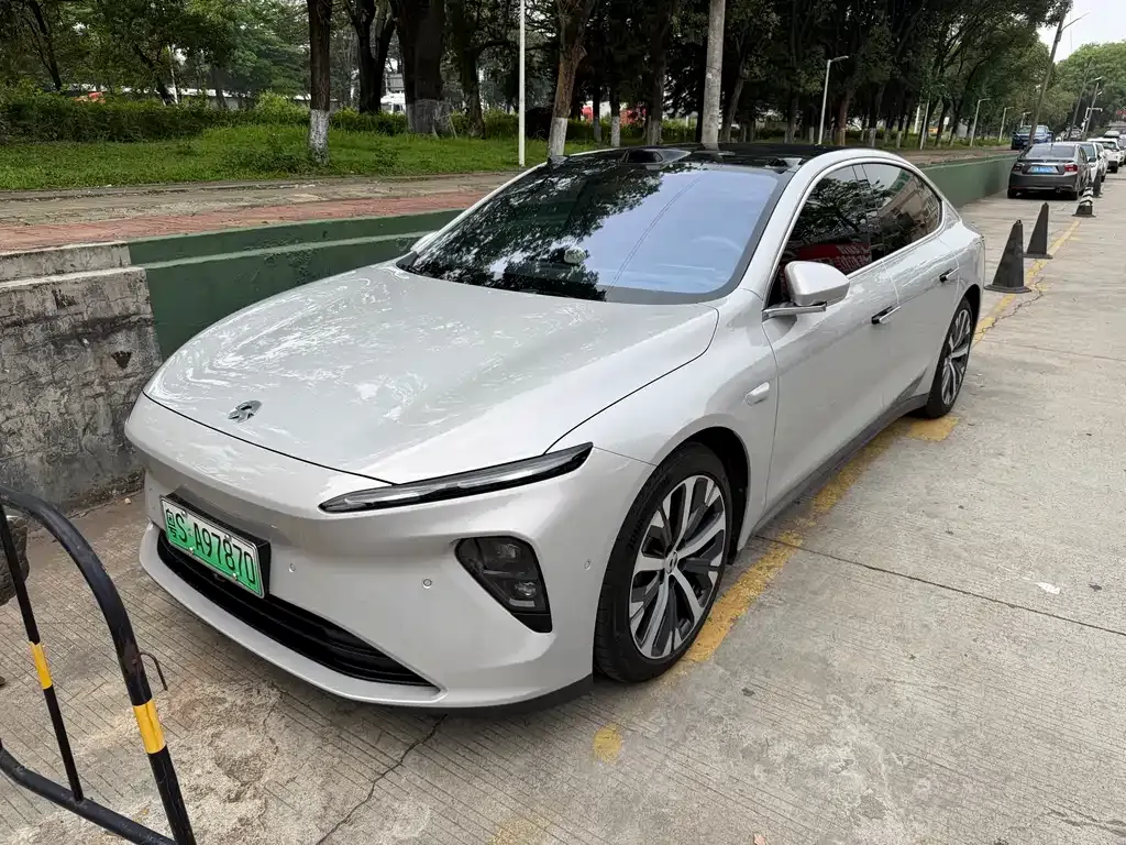 NIO ET7