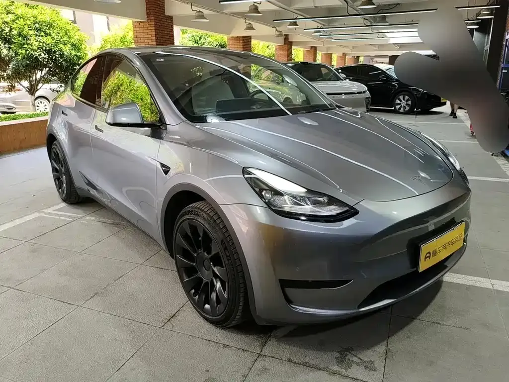 Tesla Model Y — фото 7