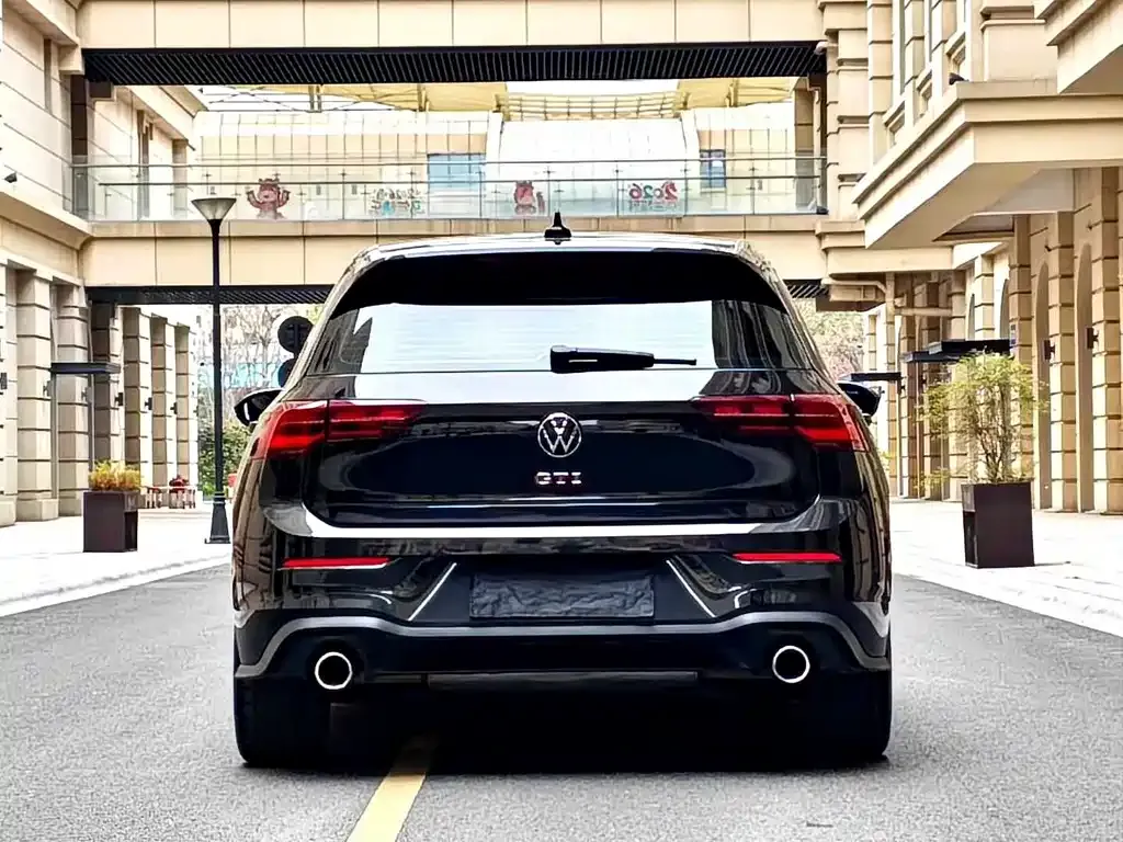 Volkswagen Golf GTI — фото 7