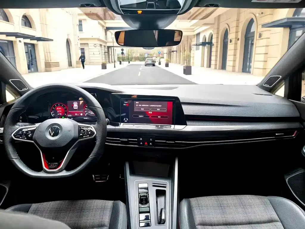 Volkswagen Golf GTI — фото 3