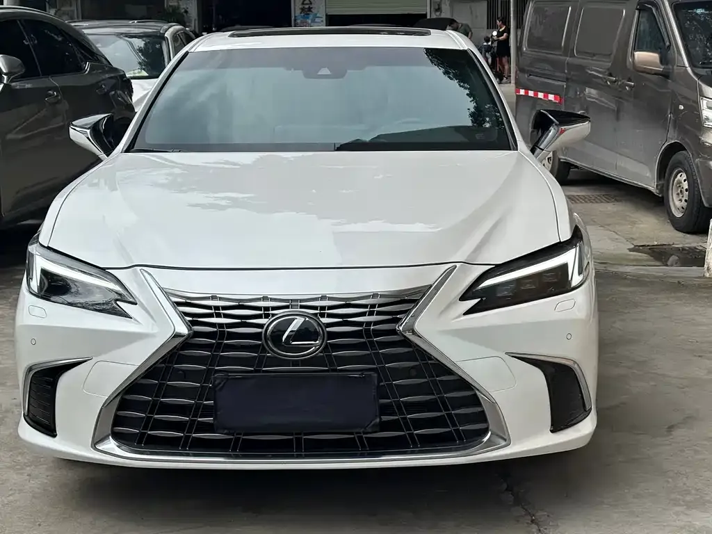 Lexus ES — фото 9