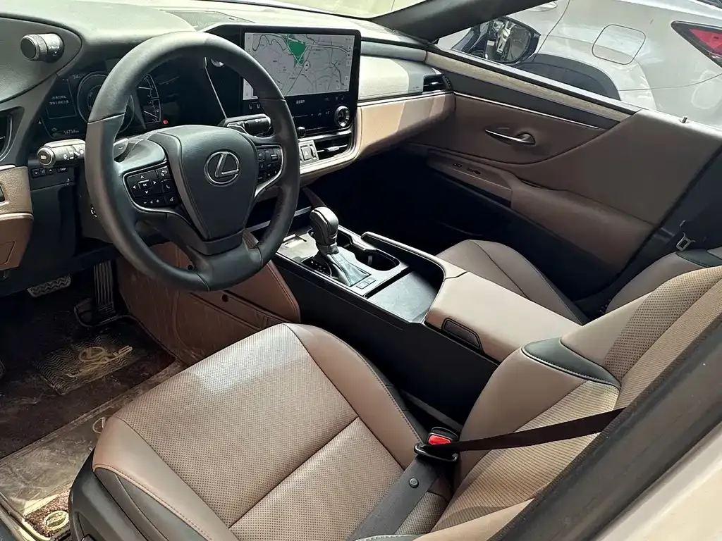 Lexus ES — фото 10
