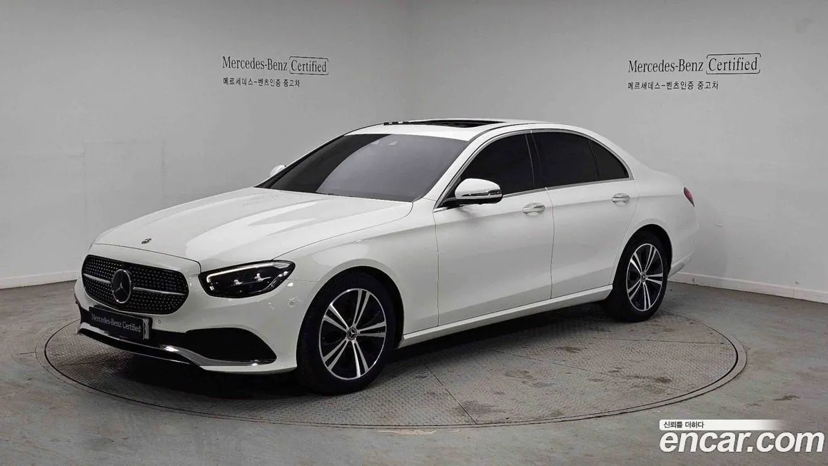 Mercedes-Benz E-Class — фото 1