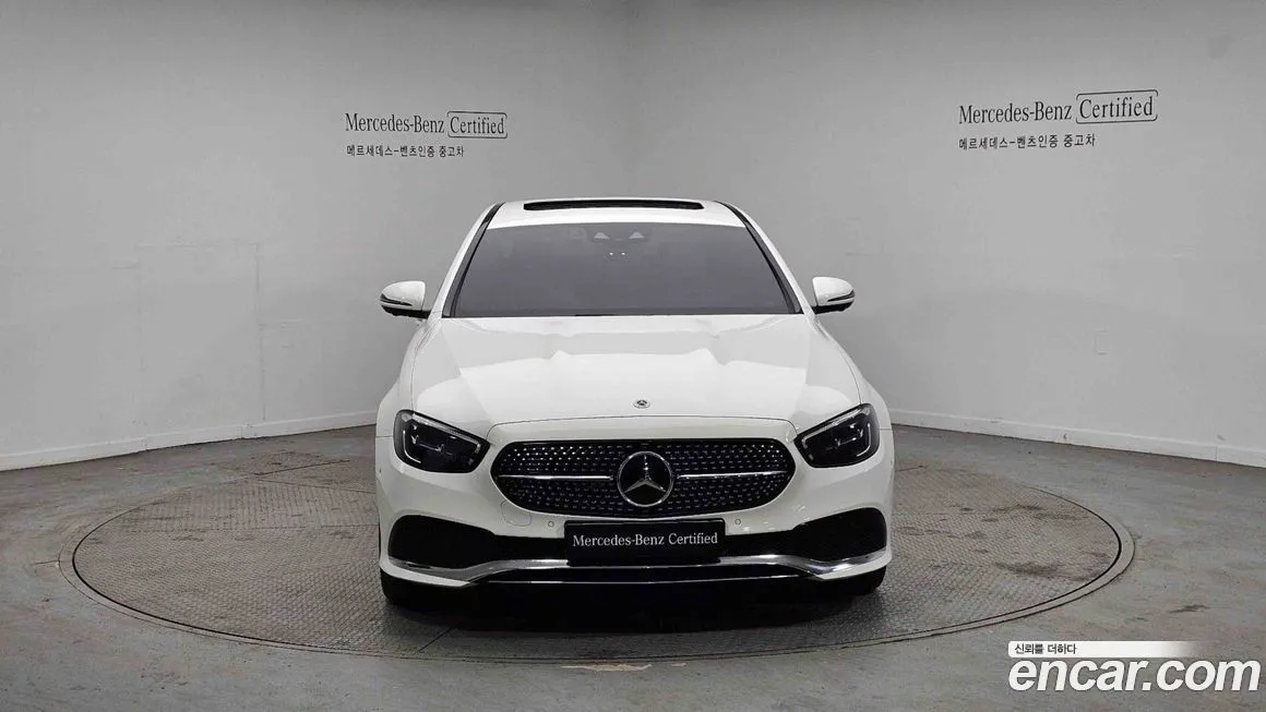 Mercedes-Benz E-Class — фото 6