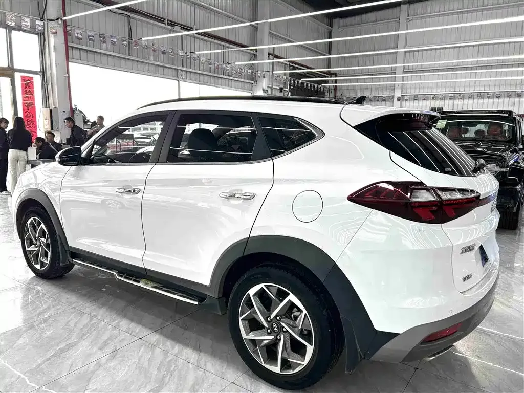Hyundai Tucson — фото 8