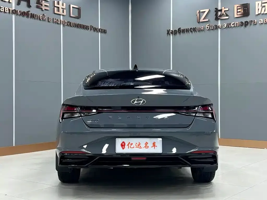 Hyundai Elantra — фото 5