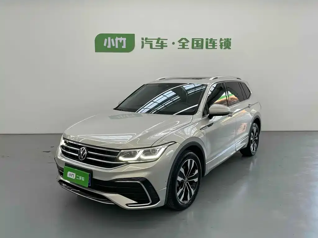 Volkswagen Tiguan L — фото 1