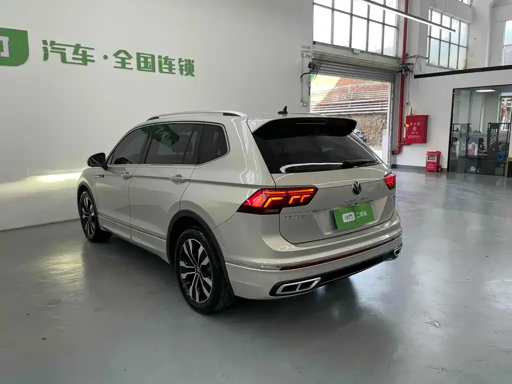 Volkswagen Tiguan L — фото 7