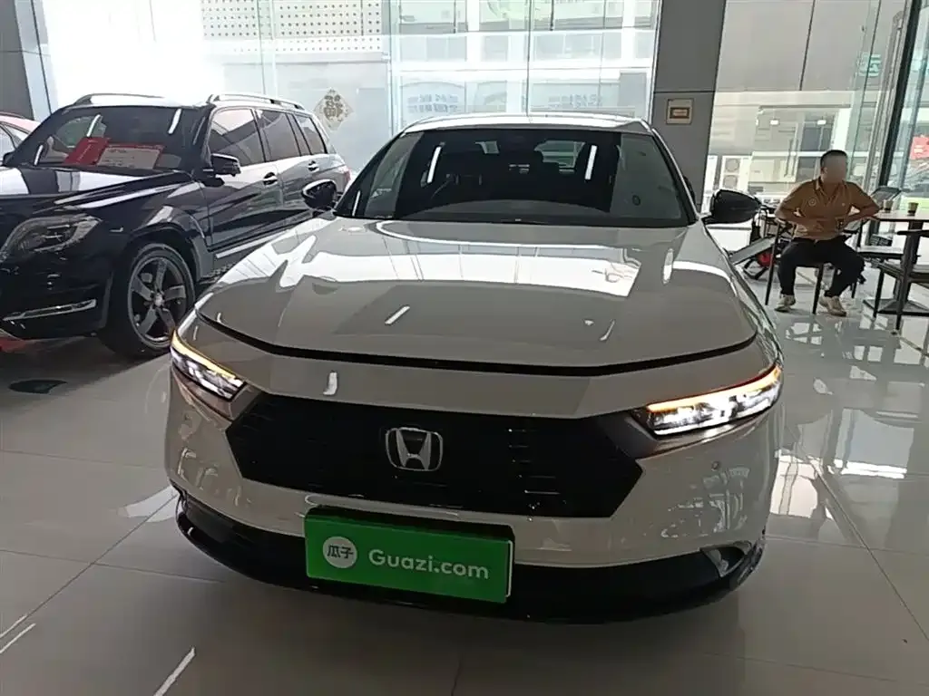 Honda Accord — фото 8