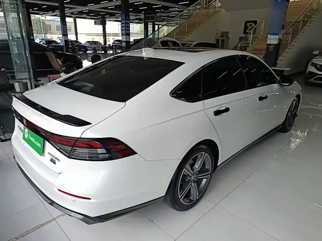 Honda Accord — фото 9