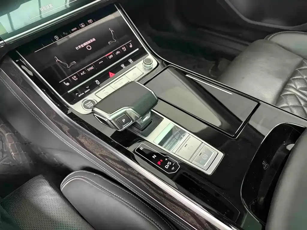 Audi A8 2023 из CN, фото 5
