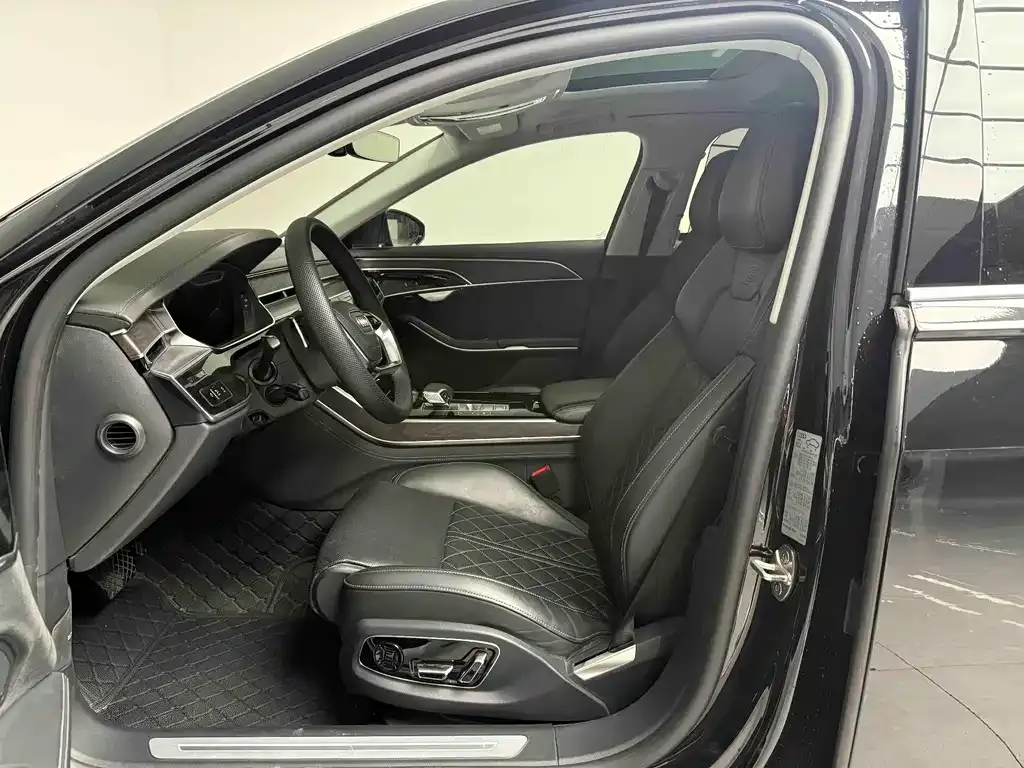 Audi A8 2023 из CN, фото 9