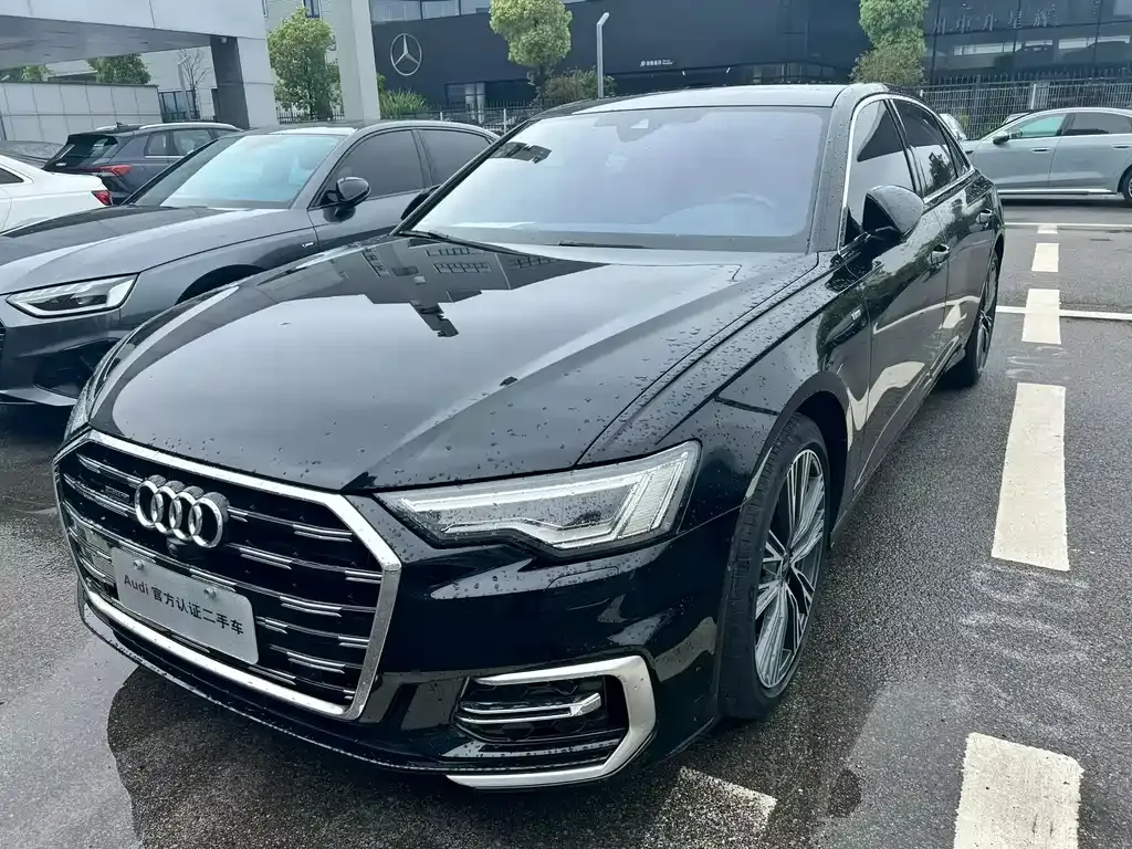 Audi A6L — фото 1