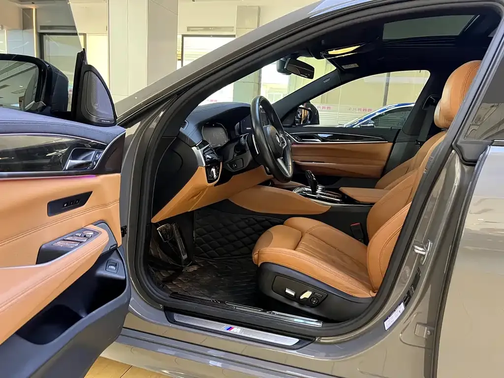 BMW 6 Series GT 2021 из CN, фото 2
