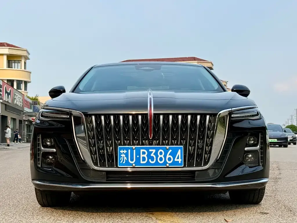 Hongqi H5 — фото 1