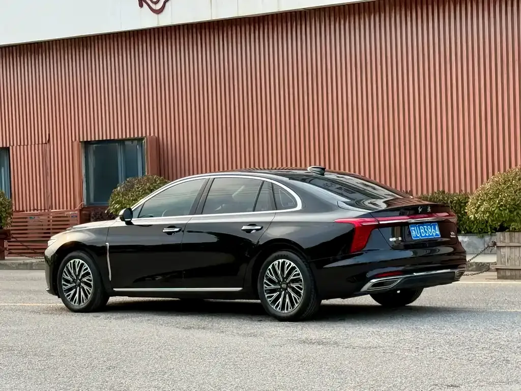 Hongqi H5 — фото 3