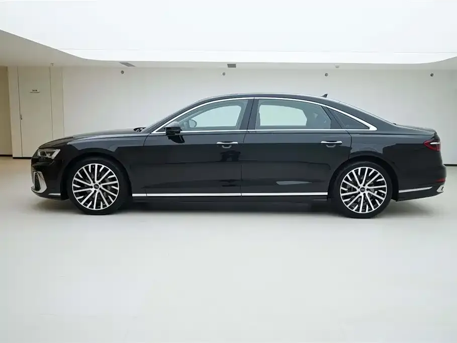 Audi A8 — фото 9