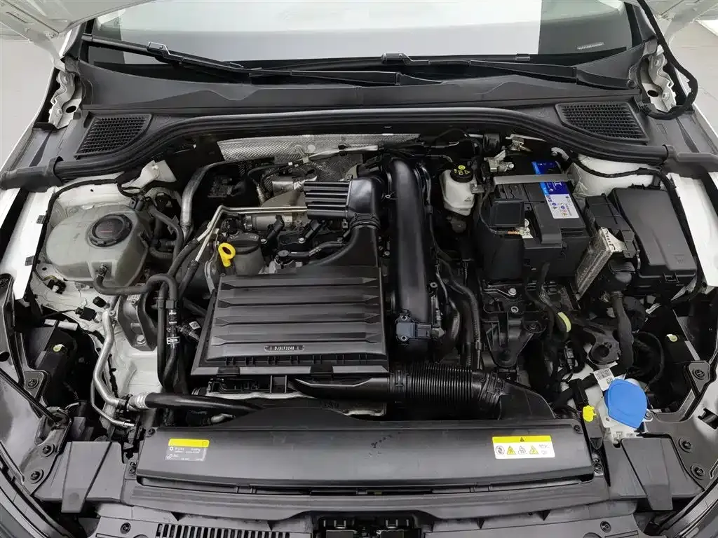 Volkswagen Golf 2022 из CN, фото 9