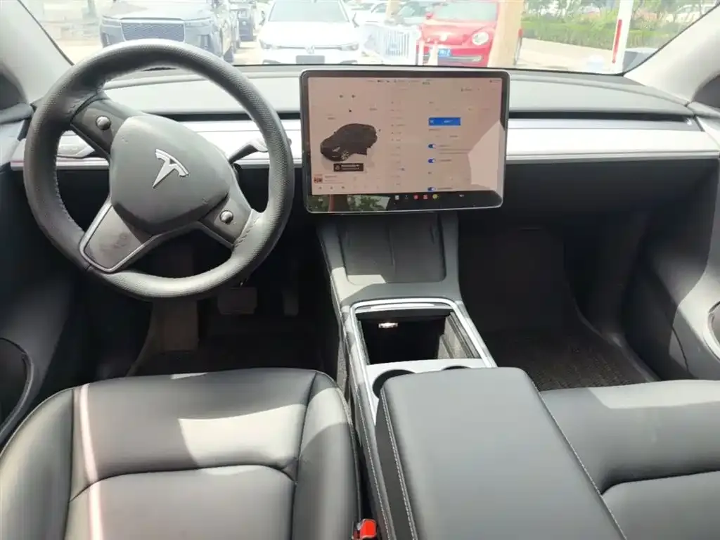 Tesla Model Y — фото 2