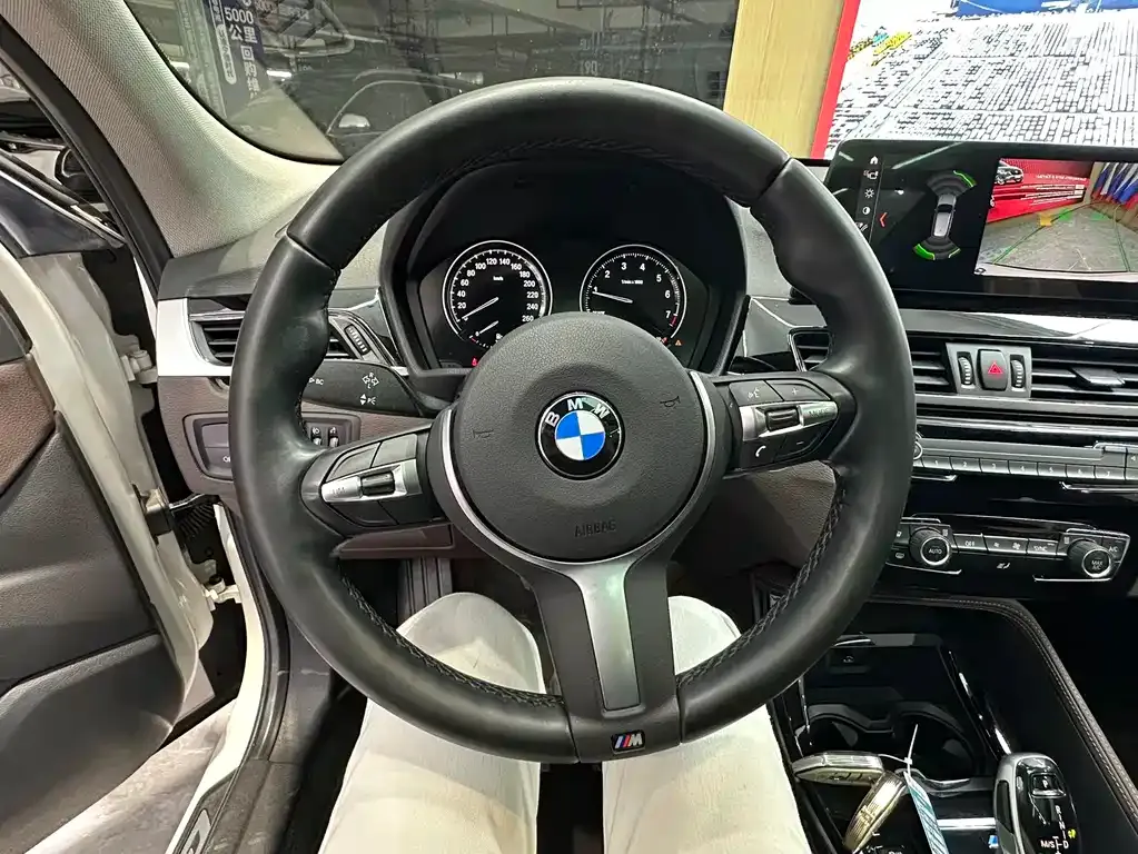 BMW X1 — фото 10