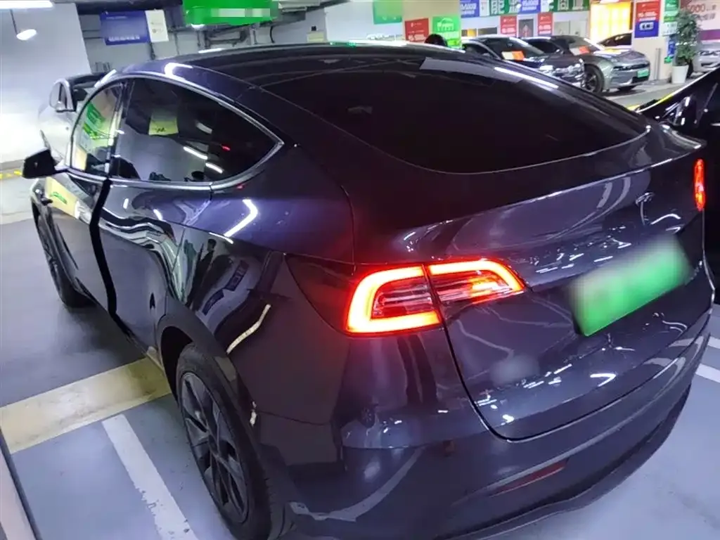 Tesla Model Y — фото 9