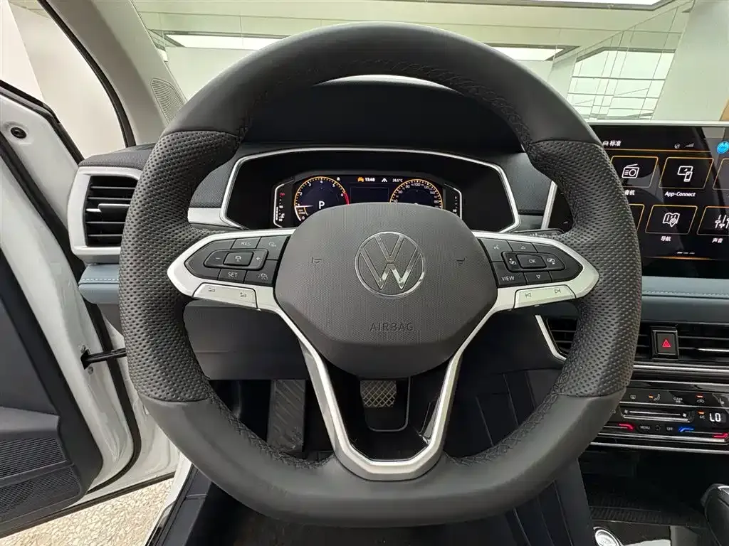 Volkswagen Tharu — фото 7