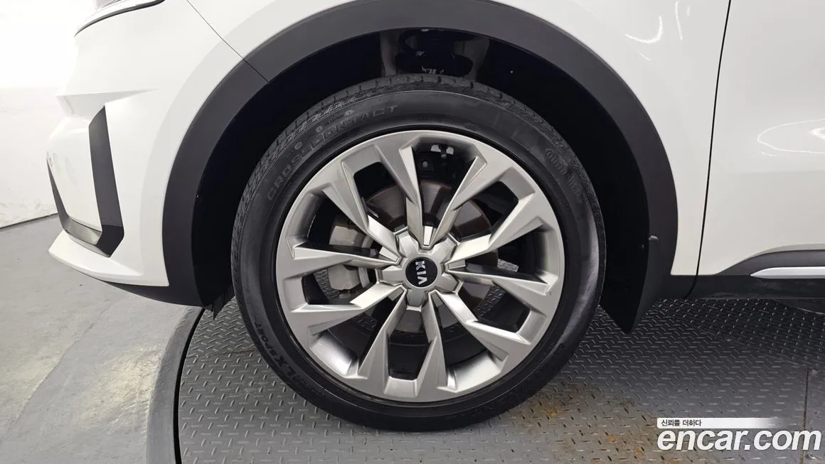 Kia Sorento — фото 8