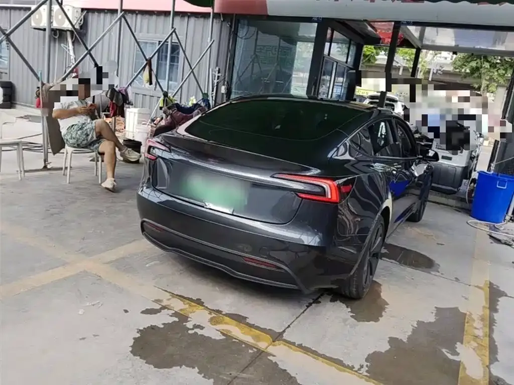 Tesla Model 3 — фото 9