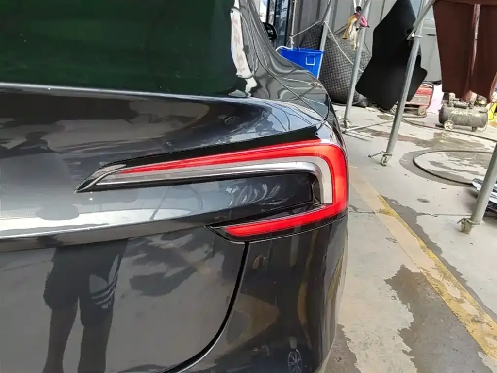 Tesla Model 3 — фото 8