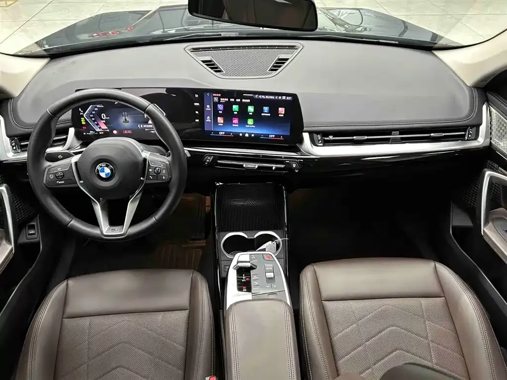 BMW X1 — фото 8