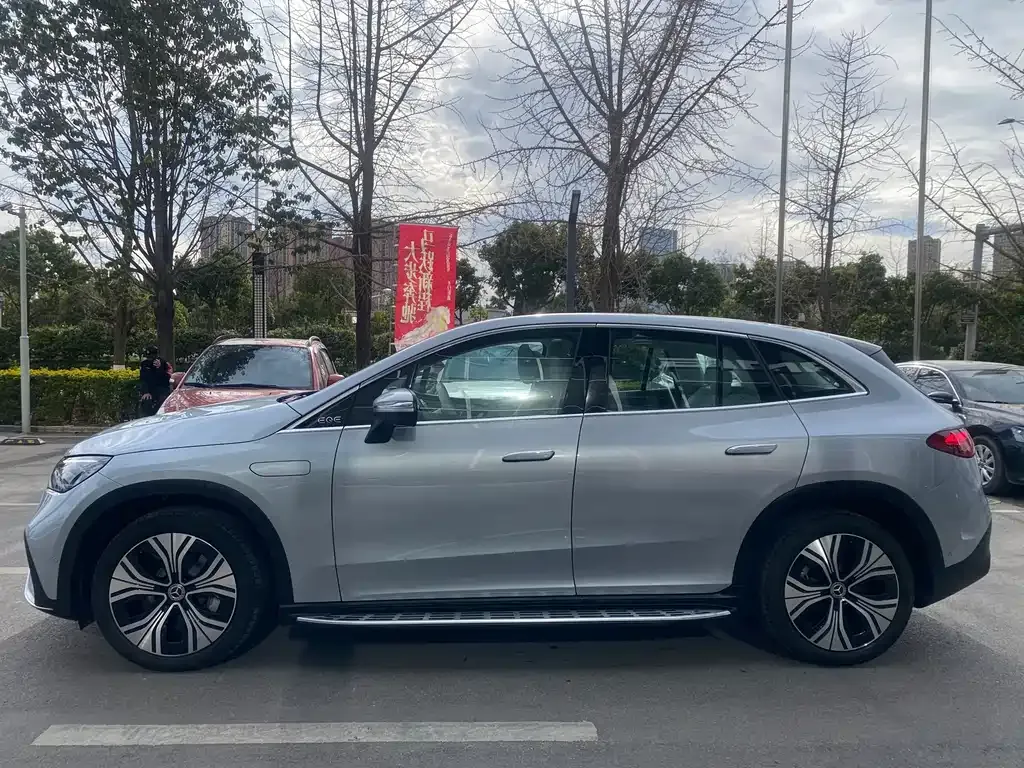 Mercedes-Benz EQE SUV — фото 10