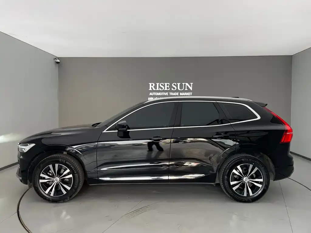 Volvo XC60 2023 из CN, фото 5