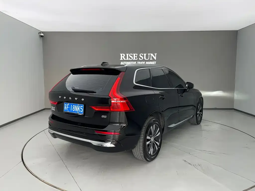 Volvo XC60 2023 из CN, фото 4
