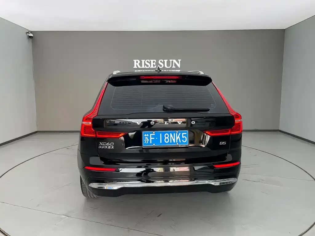 Volvo XC60 2023 из CN, фото 3