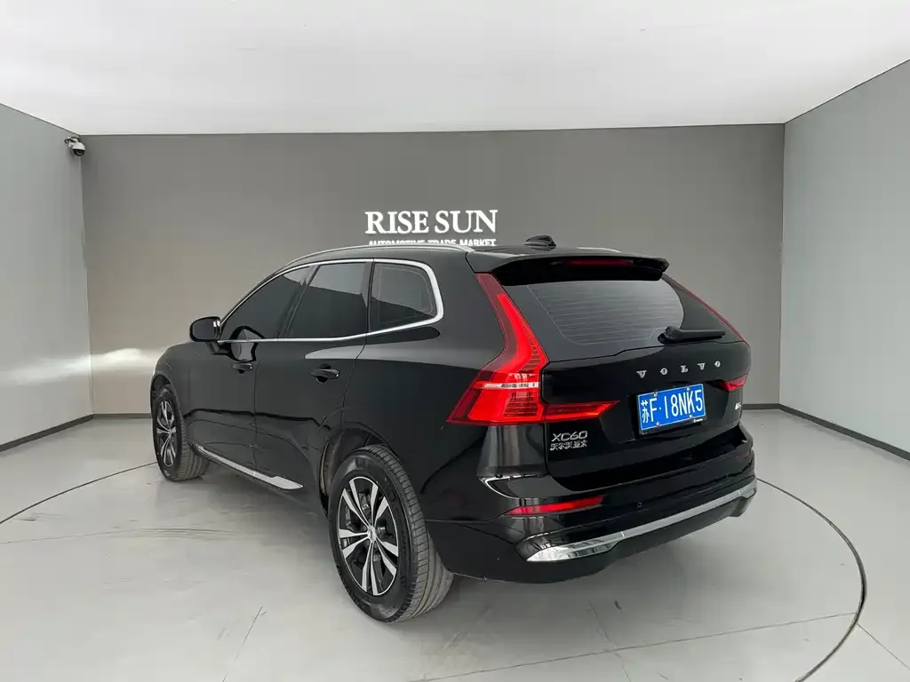 Volvo XC60 2023 из CN, фото 8
