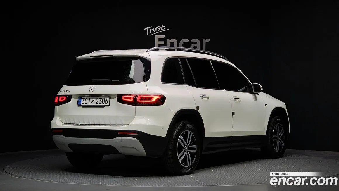 Mercedes-Benz GLB-Class — фото 8