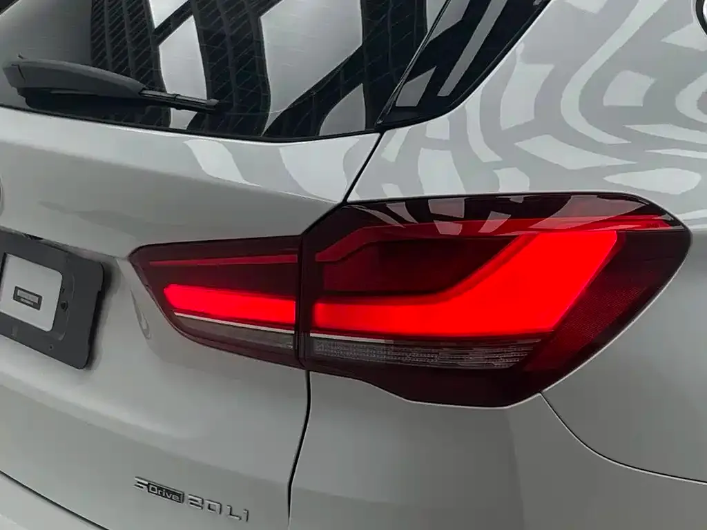 BMW X1 — фото 2