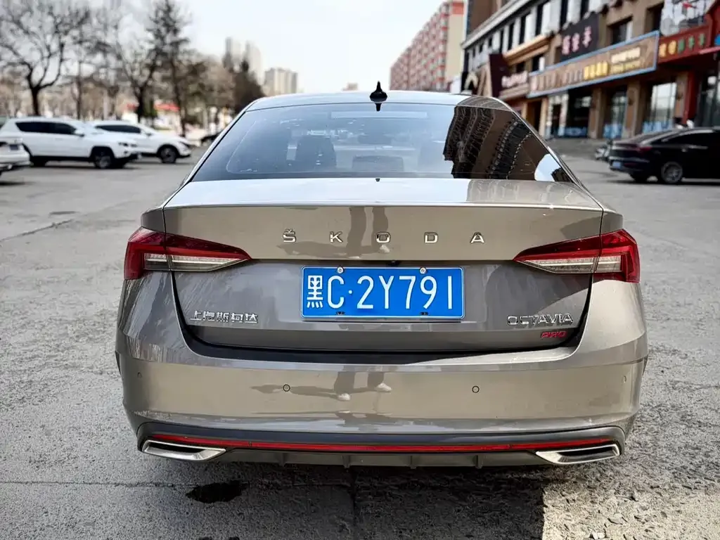 Skoda Octavia — фото 4