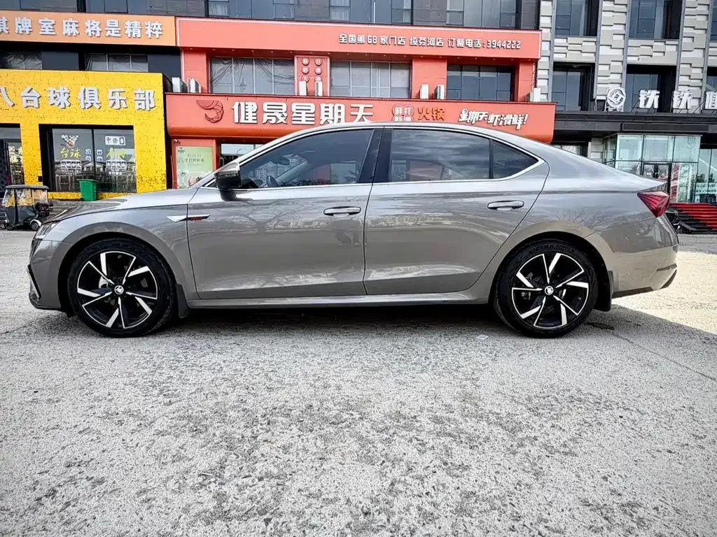 Skoda Octavia — фото 8