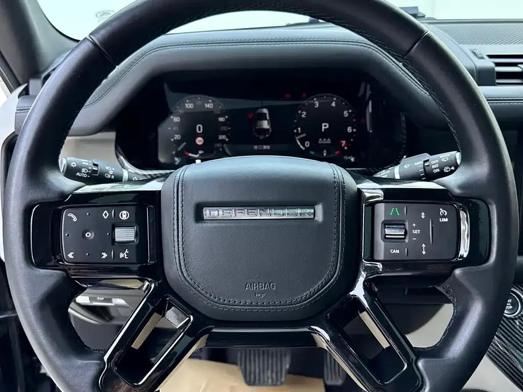 Land Rover Defender — фото 9