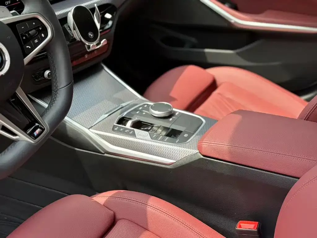 BMW 3 Series 2025 из CN, фото 2