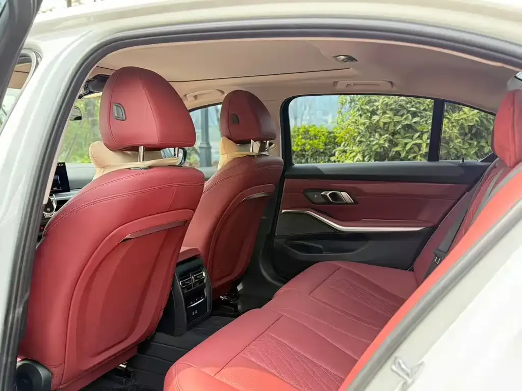 BMW 3 Series 2025 из CN, фото 3