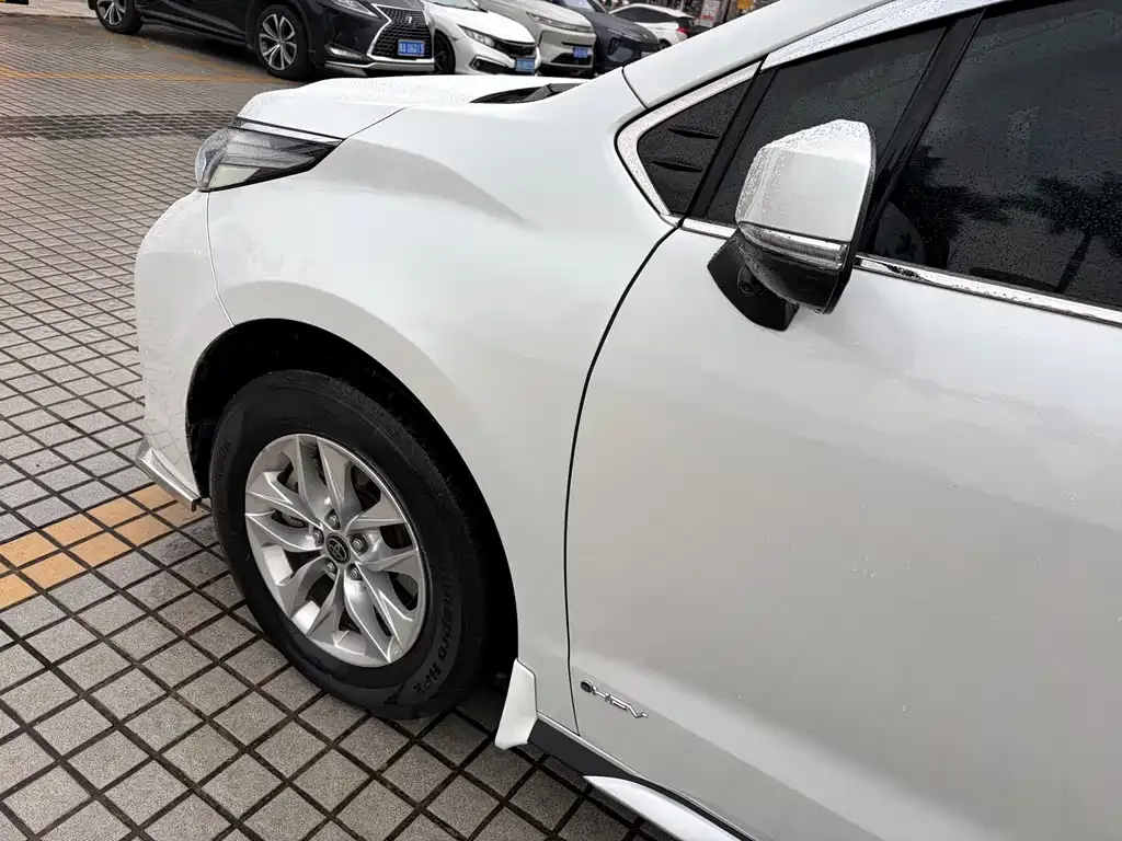 Toyota Granvia 2024 из CN, фото 4