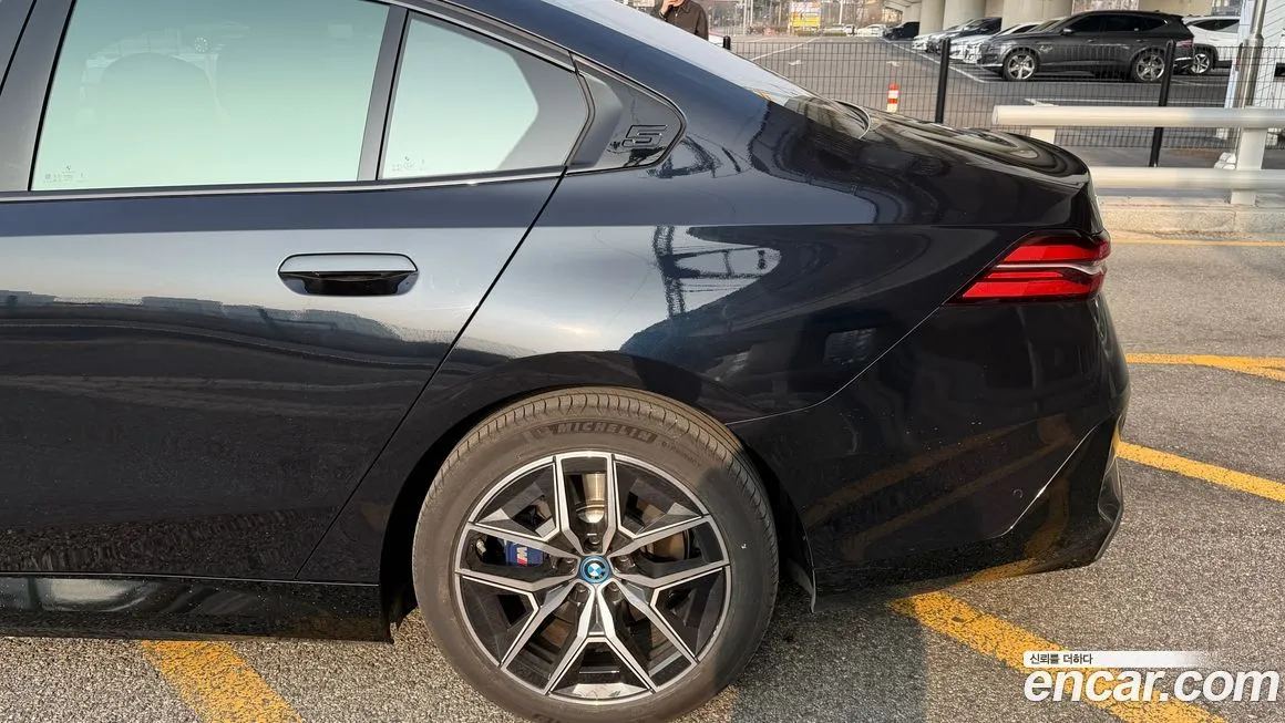 BMW i5 2024 из KR, фото 8
