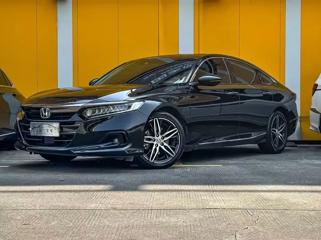 Honda Accord — фото 1