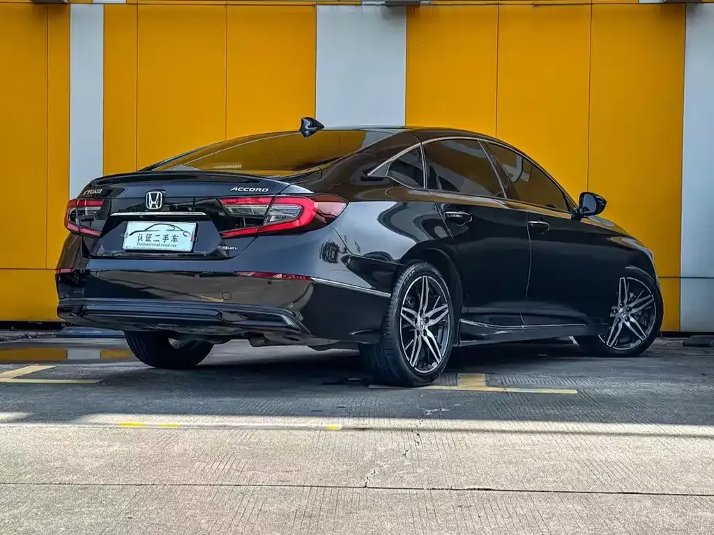 Honda Accord — фото 7