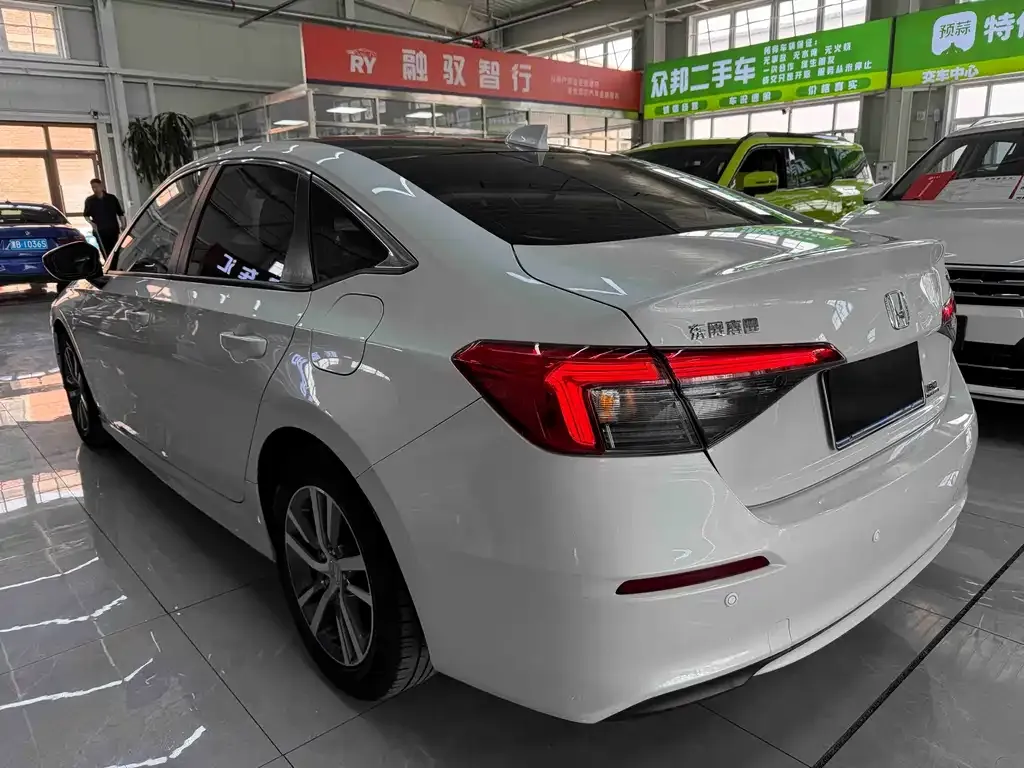 Honda Civic — фото 8