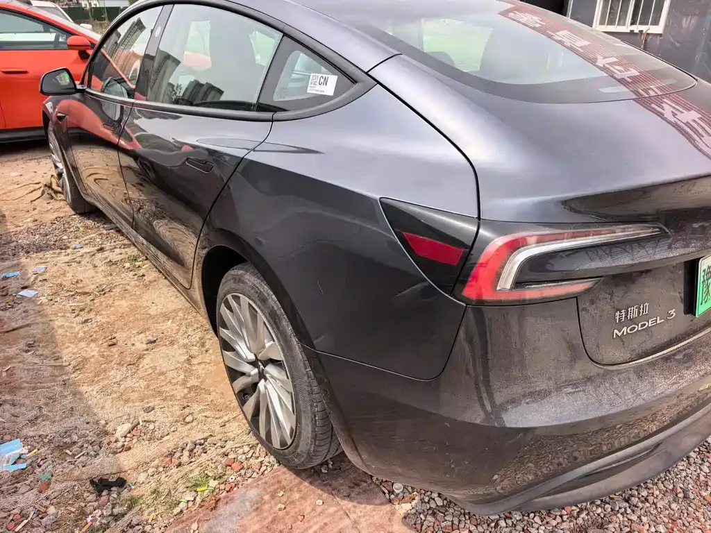 Tesla Model 3 — фото 8